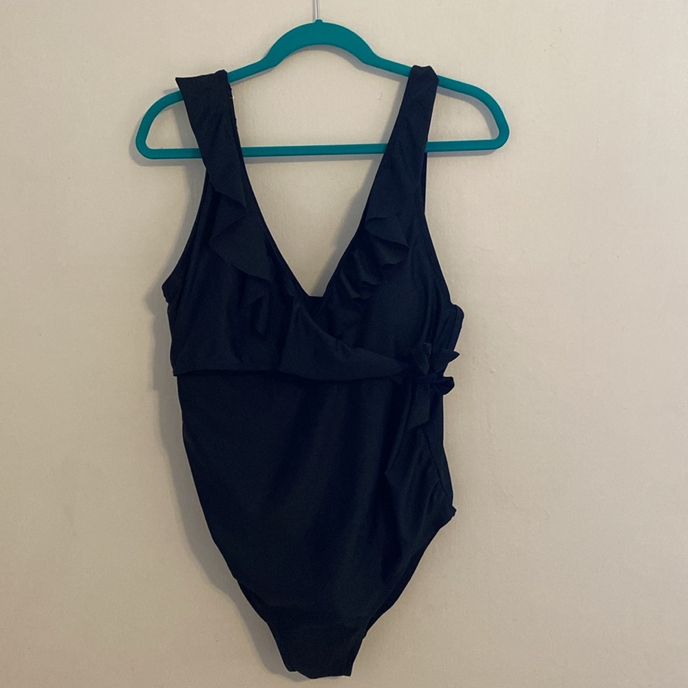 Kindred Bravely Black Ruffle Wrap Maternity & Nursing One Piece Swimsuit L - Picture 5 of 16